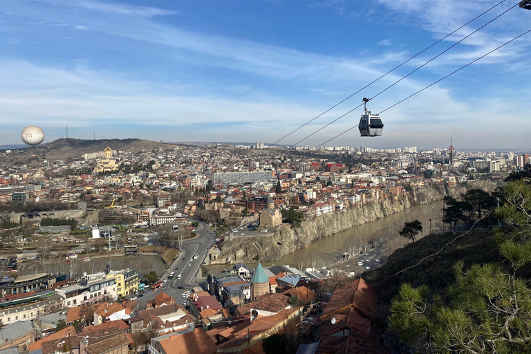 Tbilisi: tour della città storica e moderna con 2 corse in funivia