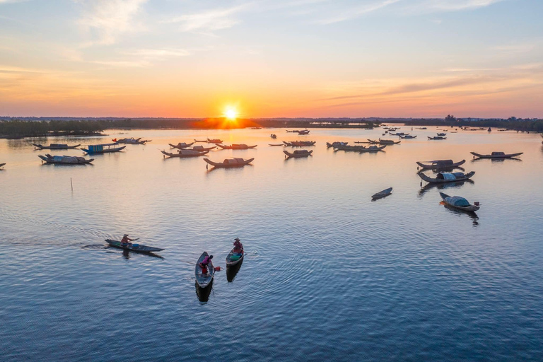 Hue Tour to Tam Giang Lagoon & Thuan An Beach by Jeep