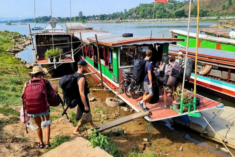 Chiang Rai: Luang Prabang 2-Day Slow Boat Transfer (Included Hotel) Chiang Rai: Luang Prabang 2Day by Slow Boat