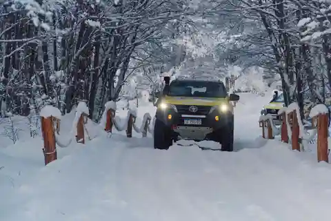 Ushuaia: 4x4 Off Road: Escondido and Fagnano Lakes - Winter
