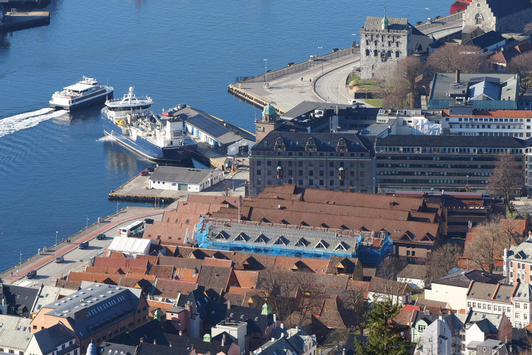 Tour privado de senderismo por las montañas de Bergen como un lugareño