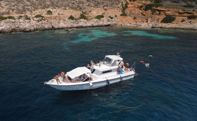 Visit From Trapani Favignana and Levanzo Yacht Tour with Lunch in Favignana