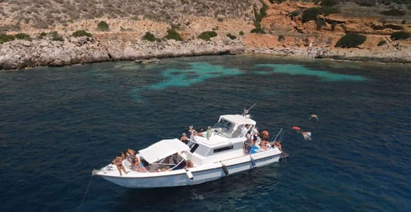 Ab Trapani: Favignana und Levanzo: Mini-Yachttour mit Mittagessen