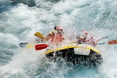 Ubud Rush : Rafting en eaux vives, balançoires dans la jungle et chute d'eau