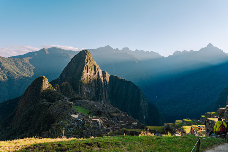 From Cusco: Machu Picchu Full Day Tour with Panoramic Train Machu picchu Regular Tour (Standard Experience)