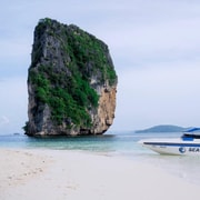 Krabi: 4 Islands Day Trip by Speedboat Including Lunch Box