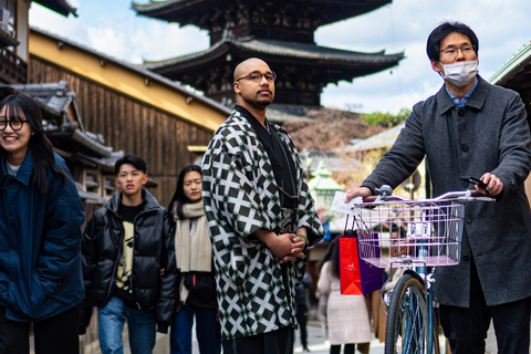 Kyoto: Private Kimono Photoshoot for Couples and Solo