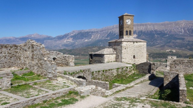 Visit Private tour Gjirokastra Castle and Lekuresi Castle in Sarandë