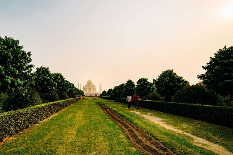 Tajmahal Tour am selben Tag mit dem Shatabdi Express