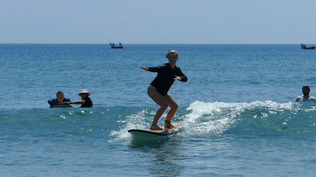 Pro Surf group lessons in Da Nang Vietnam