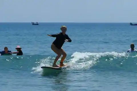 Pro Surf group lessons in Da Nang Vietnam