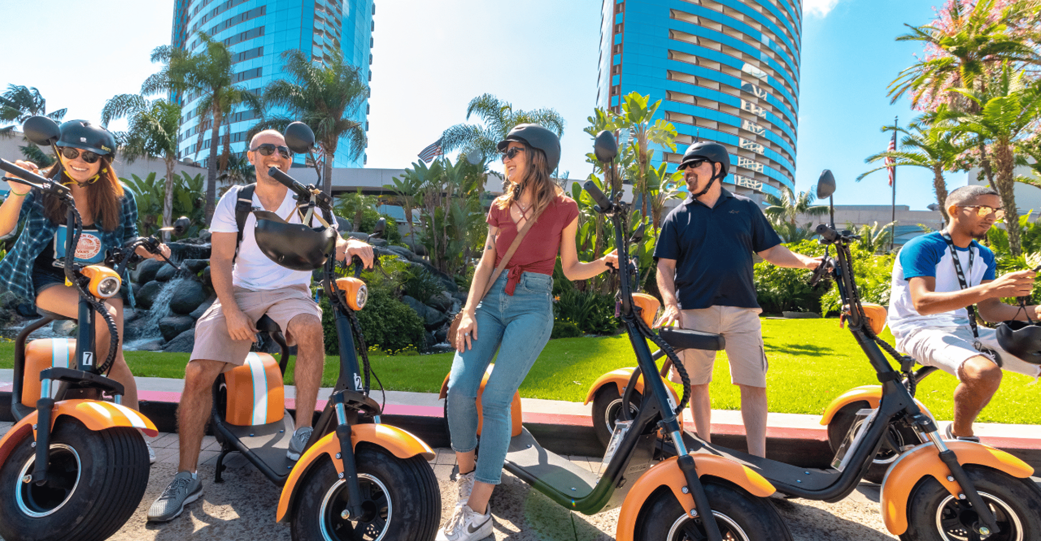 Coronado, tour de scooter guidé par GPS et traversier à circuit rond - Hizvo