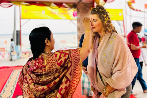 Varanasi: 12 Jyotirlinga Yatra – Guided Journey by Omvity