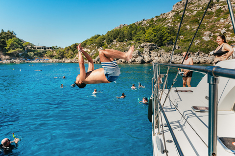 Rodi: Crociera in catamarano tutto compreso con pranzo e bevandeCatamarano a vela con 3 punti di sosta &quot;Wind&quot;