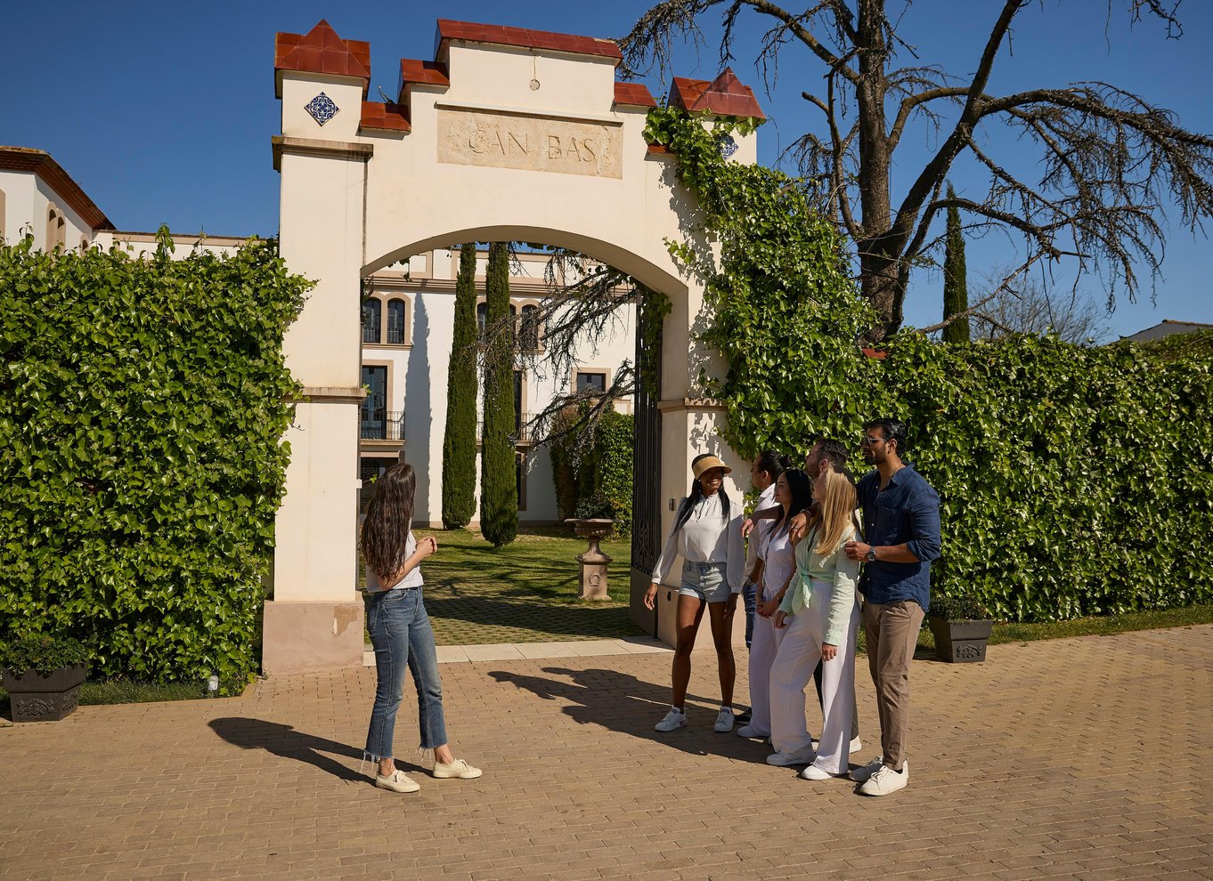 Fra Barcelona: Penedés Vineyards Tour med 4WD med vin og cava