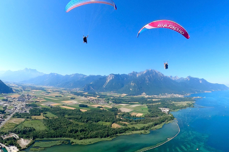 Montreux: Tandem Paragliding Flight over Lake Geneva / Fly-Xperience