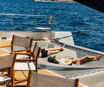 Marseille: Day Trip with Lunch in the Calanques by Catamaran