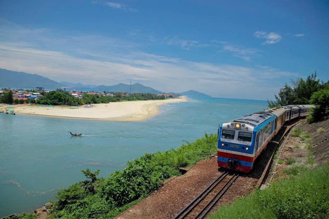 Hue: Privé auto via fantastische haltes van/naar Hoi An (enkele reis)Van Hue/Hoi An naar Hoi An/Hue via Monkey Mountain en meer