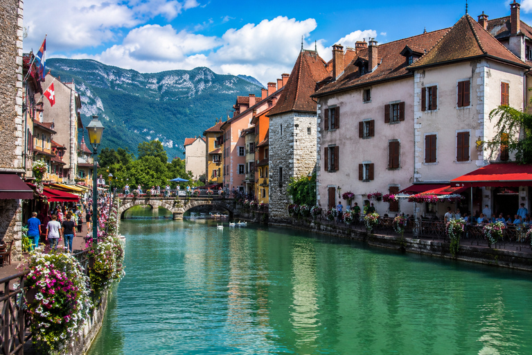 From Geneva: Annecy and Yvoire Private Day Trip