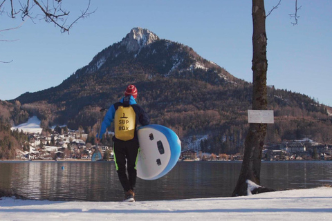 Fuschlsee: Stand-Up Paddleboard e chá guiados no invernoFuschlsee: stand-up paddle de inverno guiado e chá