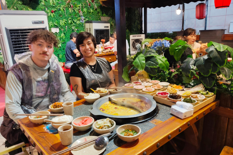 Chongqing: Cooking class, Face-Changing Show & Skyline Views Private Tour