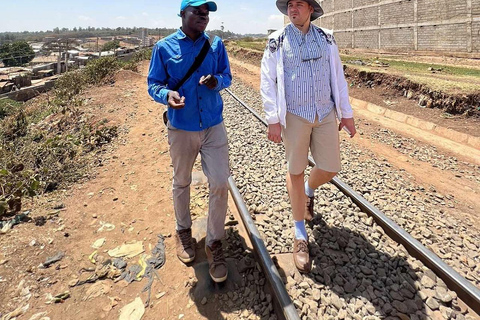 Passeio pela favela de Kibera com um morador local