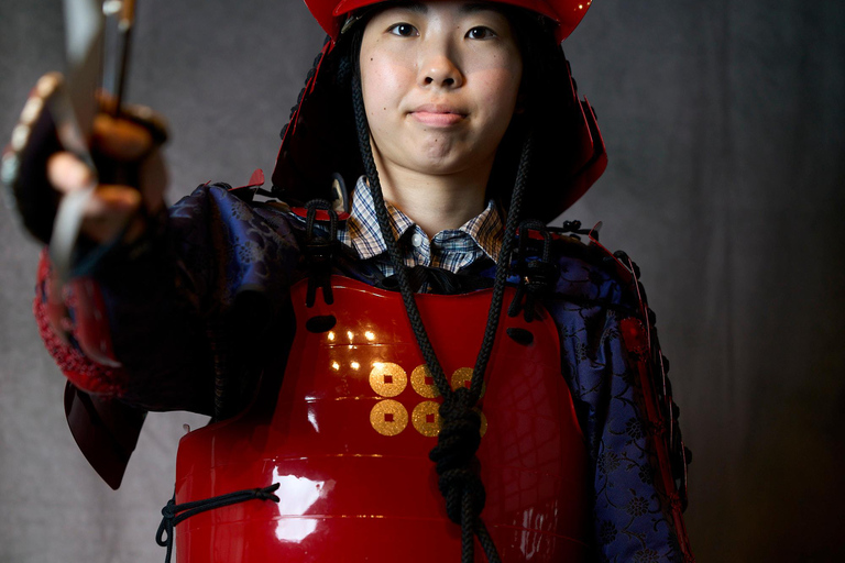 Kanazawa: Samurai Armor Experience with Professional Photos