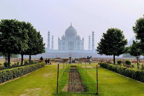 Agra: Agra Fort en Zonsondergang Zicht op de Taj Mahal TourAgra Fort en Mehtab bagh Tour met auto &amp; gids