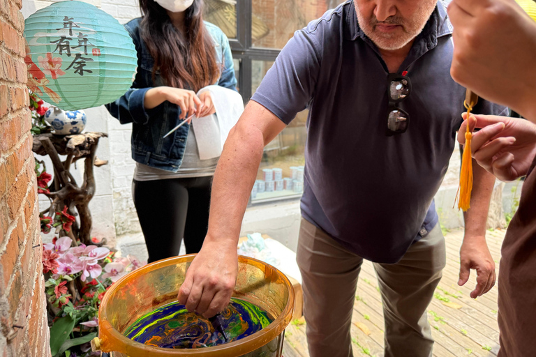 Shanghai: tour della Concessione Francese con corso di artigianatoShanghai: tour della Concessione Francesa con corso di artigianato