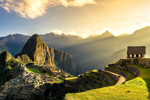 Inca Adventure: Machu Picchu and Sacred Valley + Hotel ✩✩✩