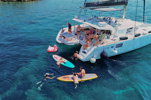 Souda: Premium Catamaran Cruise to Marathi Bay with Lunch w/Transfer from Agia Marina - Kolimvari