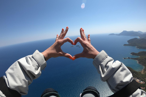 Kemer: Paragliding with Hotel Transfer & Cable Car