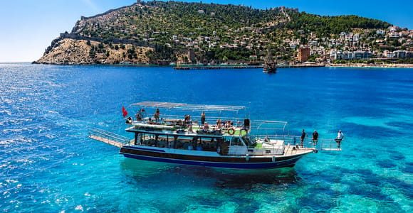 Alanya Relaxing Family Boat Tour Without Foam and Loud Music
