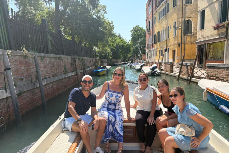 Venice from a Bragozzo: Cruise Tour of St. Mark and Surroundings Venice from a Bragozzo: Boat Tour between St. Mark's and the Surrounding Area