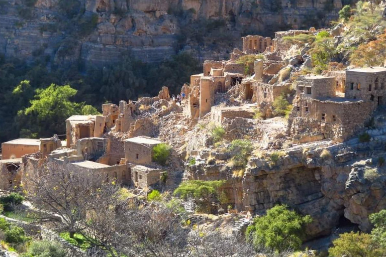 Muscat: Green Mountain with Castle, Fossil & Villages Tour