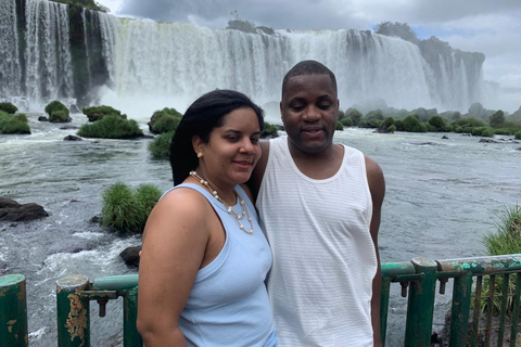 Foz do Iguaçu: Falls, Bird Park, and Macuco Safari Tour