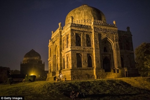 Delhi: Geführte Abendtour durch DelhiTour mit Eintrittsgeldern