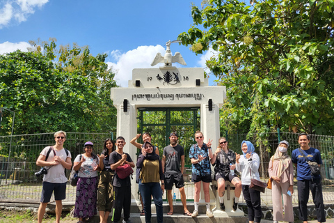 Yogyakarta: Malioboro Heritage & Hidden Gems Walking Tour