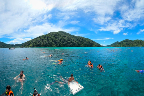 Phuket/Khao Lak: Ko Surin – 3-Riff-Schnorcheln-MeisterwerkAbholung vom Hotel in Phuket