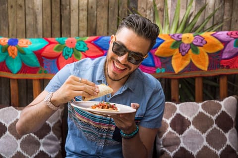 Taste of Guadalajara: Street Food, Cantinas & Historic Sanctuary Walk