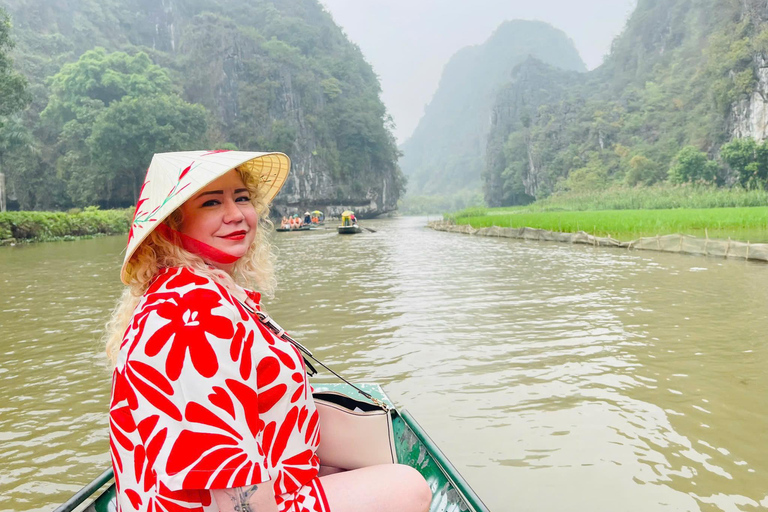 Hanoi: Ninh Binh Am Tien Cave or Trang An, Mua Cave & Hoa Lu Private Tour: Ninh Binh, Hoa Lu, Trang An, Mua Cave, Incense