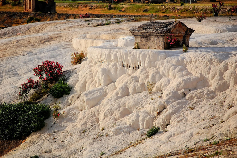 From Istanbul: Guided Pamukkale Tour with Flight and Lunch