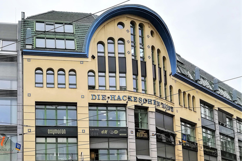 Berlin : Transfert privé en minibus avec chauffeur et guideTransfert privé de 3 heures en minibus avec chauffeur et guide