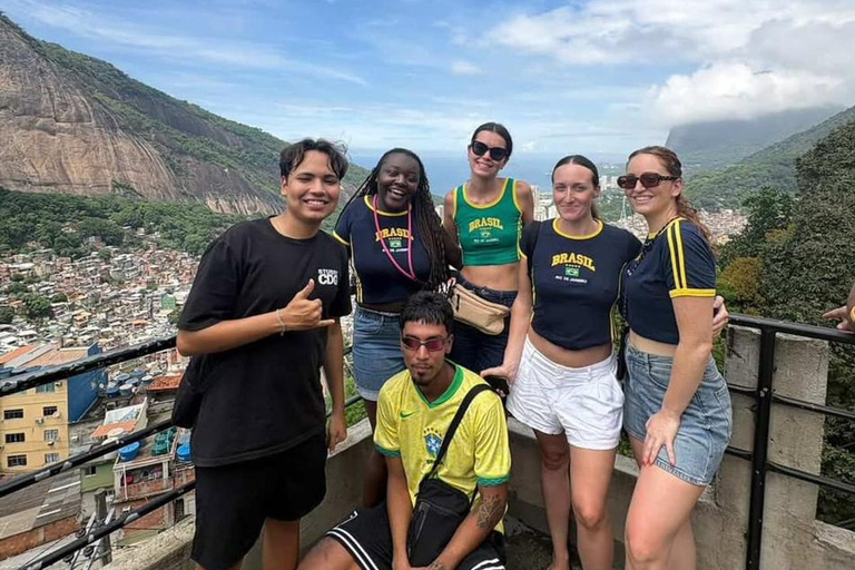Rio de Janeiro: Private Rocinha Tour by Two Local Cousins