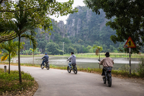 Tour in E-Bike di Ninh Binh - Paesaggi segreti di Tam Coc