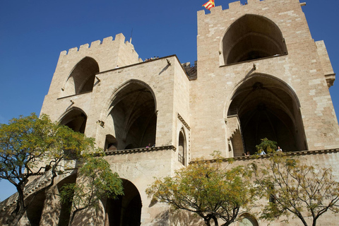 Valencia: Serranos Towers Guided Tour with Fast Track Entry