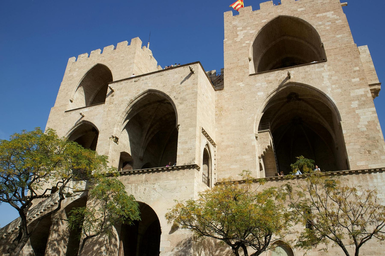 Valencia: Serranos Towers Guided Tour with Fast Track Entry
