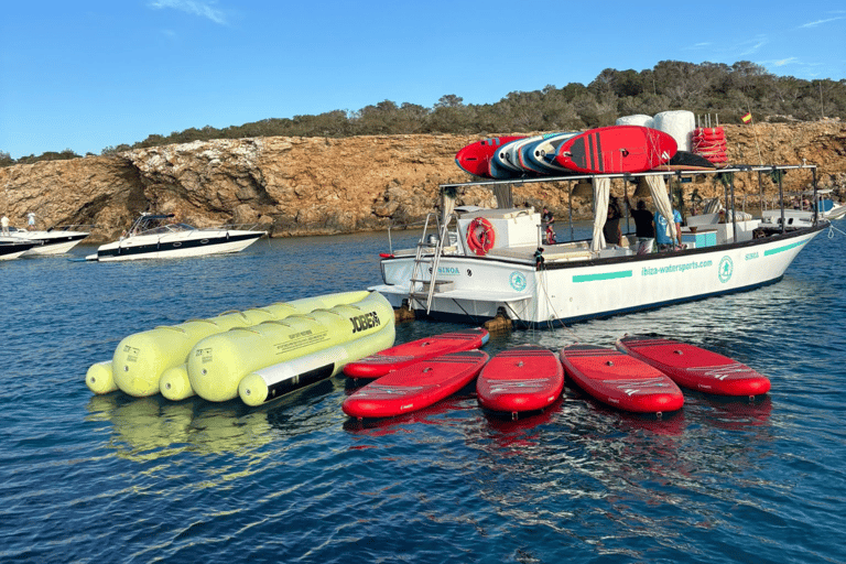 Ibiza: Passeio de barco particular, tapas no bar e esportes aquáticos gratuitos