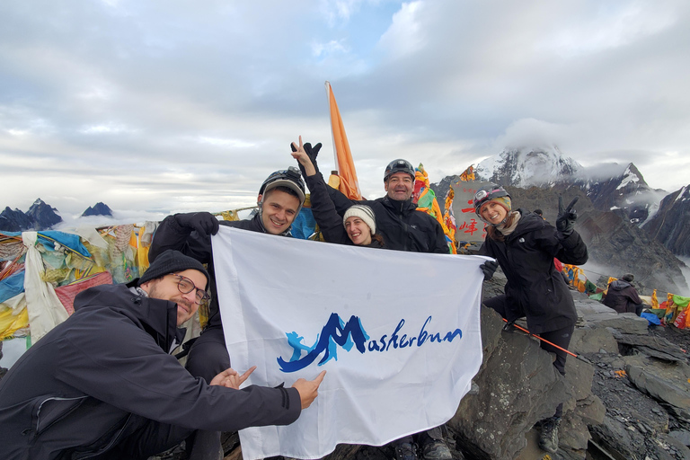 Chengdu: 6-Day Mt. Siguniang Dafeng Erfeng Climbing Tour