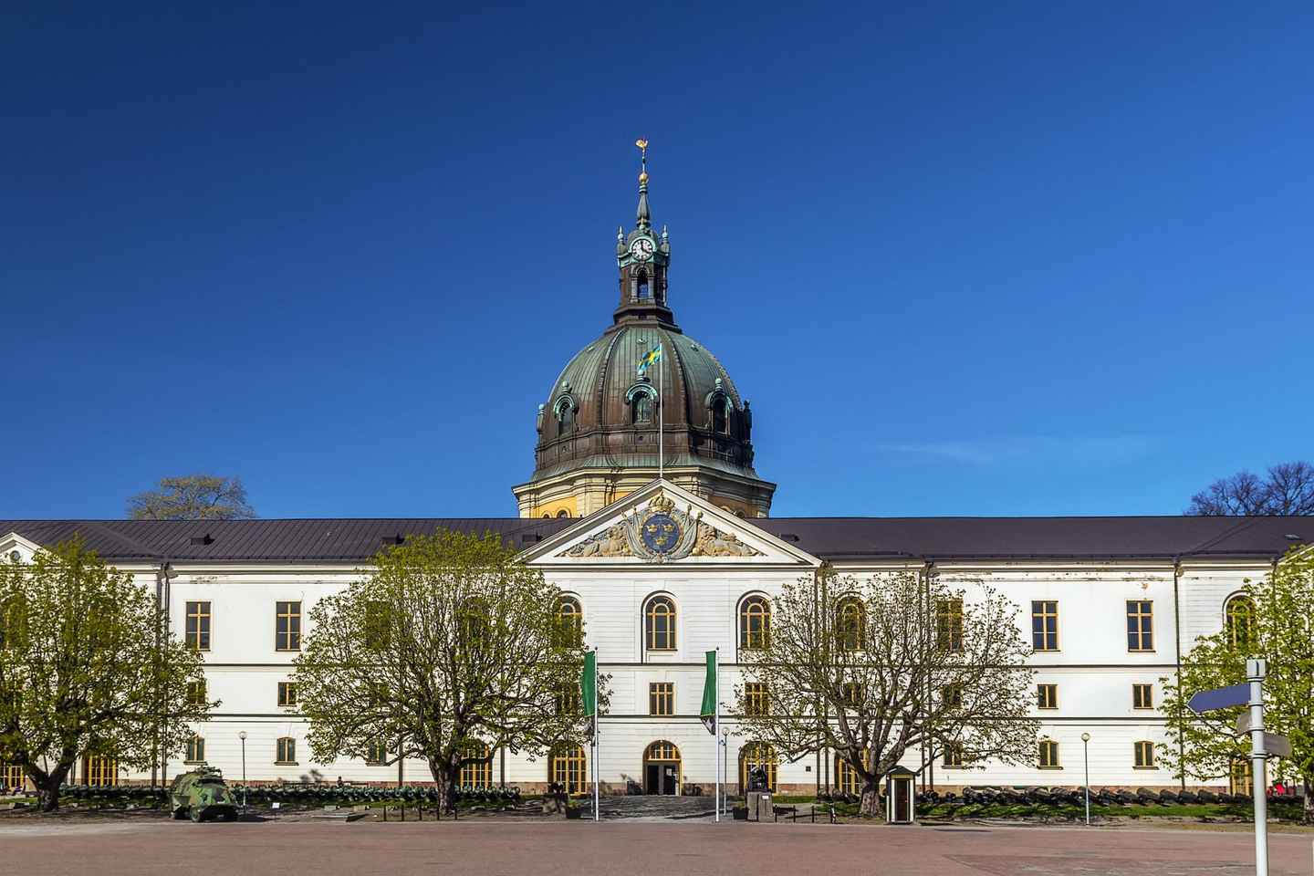 World War II Stockholm Old Town Walking Tour and Army Museum - 2-hour: World War II-themed Old Town Tour
